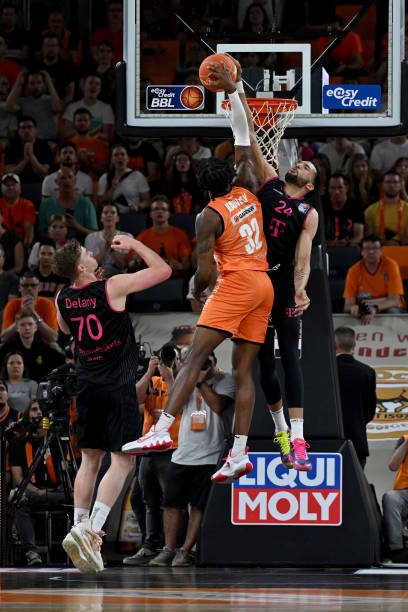 于快速反击 于快速反击